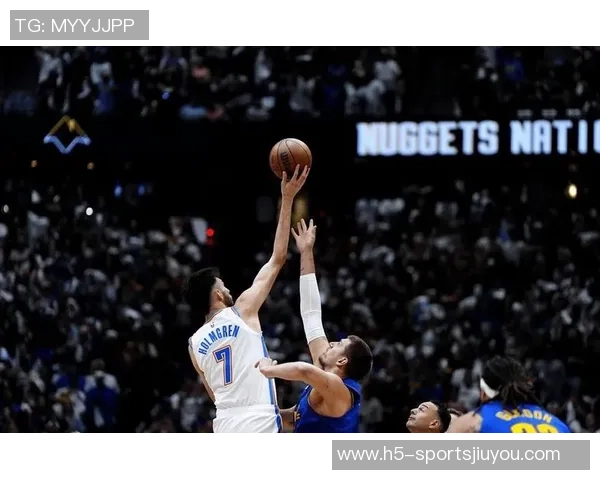 克莱上半场火力全开下半场哑火表现起伏不定贡献5篮板1助攻1抢断